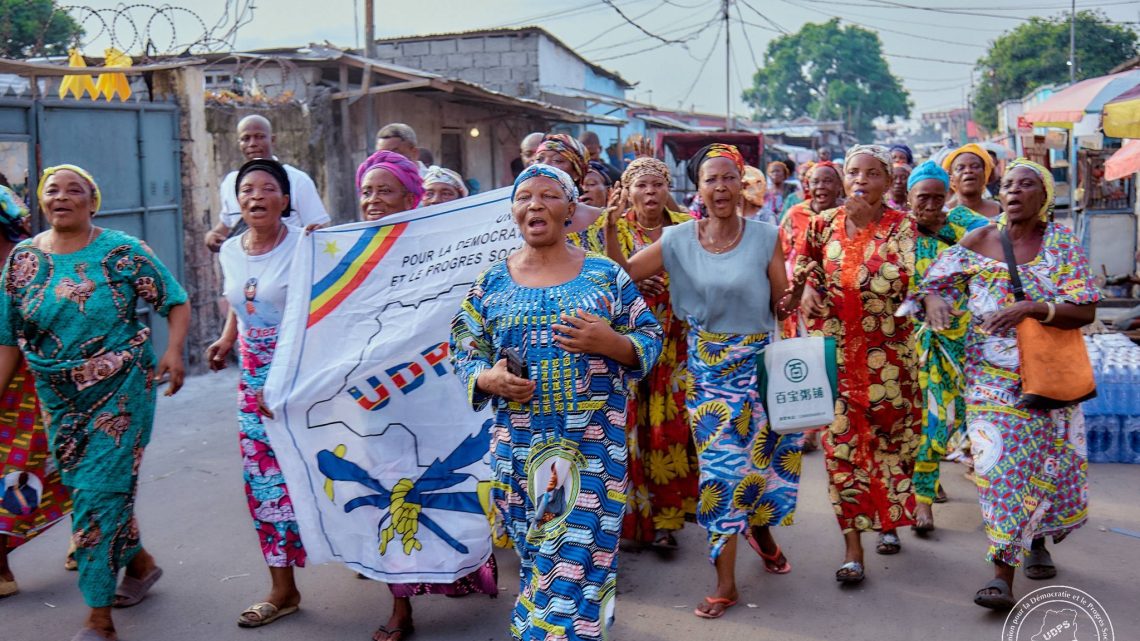 RDC – UDPS/Tshisekedi : Des centaines de femmes veuves dénoncent les insultes contre Maman Marthe Kasalu et le Président de la République Félix Antoine Tshisekedi