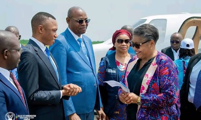 RDC-Ebola : Judith Suminwa en Ituri pour évaluer la riposte et réaffirmer l’engagement de l’État